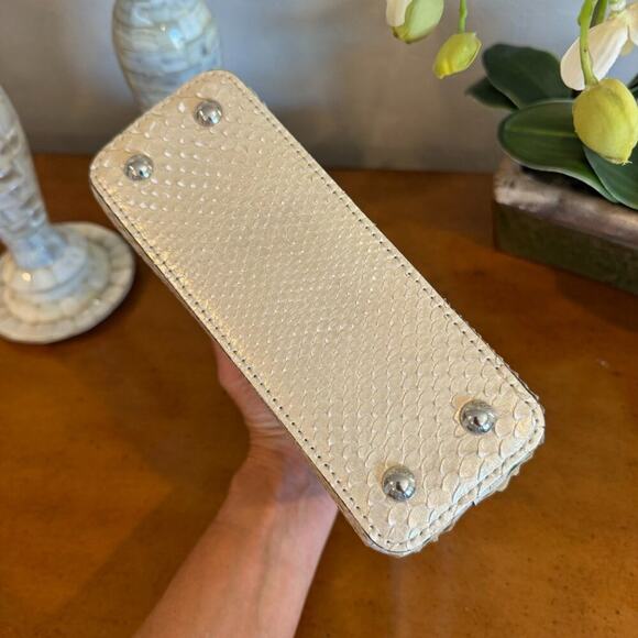 EXTREMELY RARE NEW Louis Vuitton Gold Python Capucines Mini Bag Paris Exclusive - Picture 9 of 15